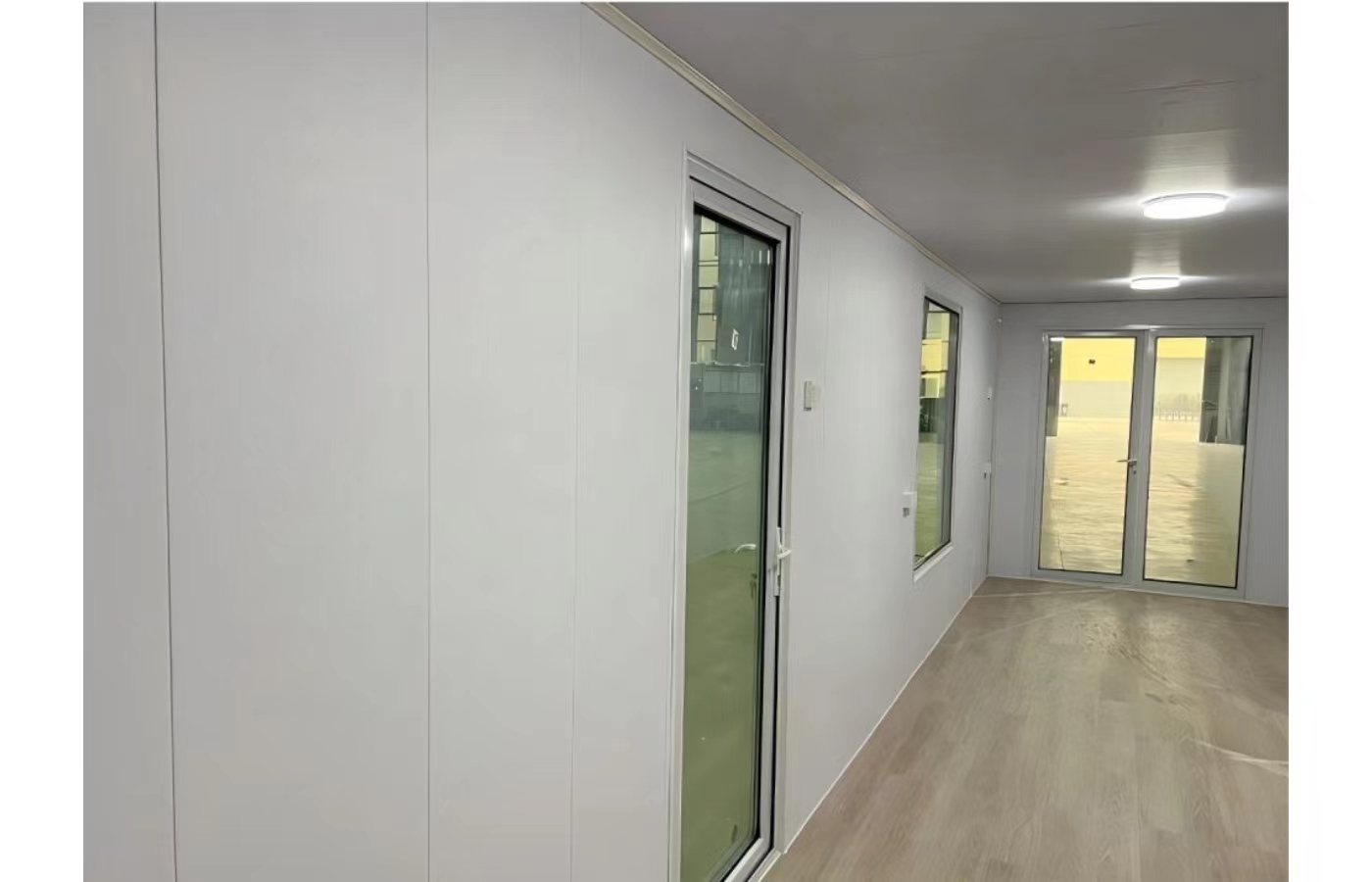 40 stop vysoce luxusní přizpůsobený 40 stop pevný kontejnerový dům Dvouvrstvý dům Velký prostor 40 stop vysoce luxusní přizpůsobený 40 stop pevný kontejnerový dům Dvouvrstvý dům Velký prostor